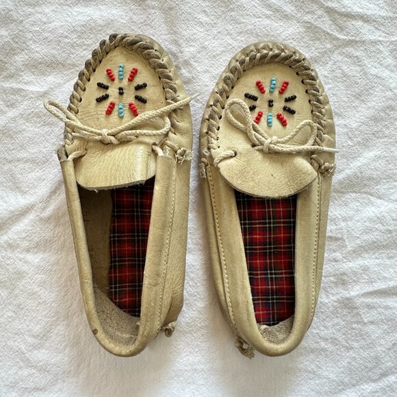 Minnetonka Style Beaded Leather Moccasins - Picture 6 of 13